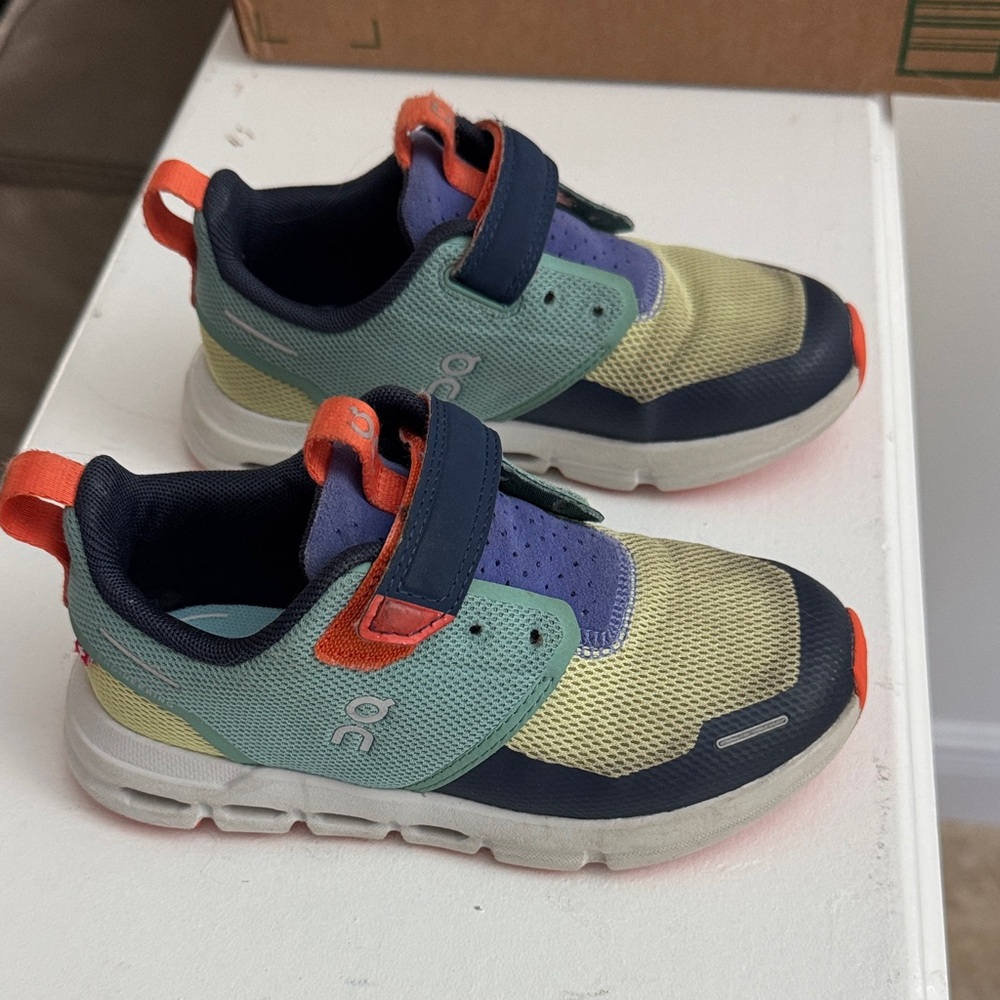 On Kids sneakers